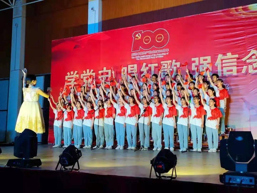 与宋丹丹离婚后，英达迅速跟梁欢结合，婚后才发现自己看走了眼，为何？游戏画面
